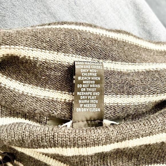 Tahari Merino Wool Blend Striped Cardigan Gray White Button-Front Pockets Sz S - Picture 6 of 6